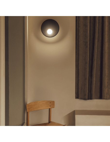 Candeeiro de parede LED redondo Trip em metal preto ambiente