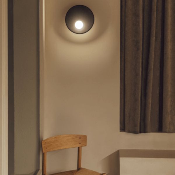 Aplique LED redondo Trip de metal negro ambiente