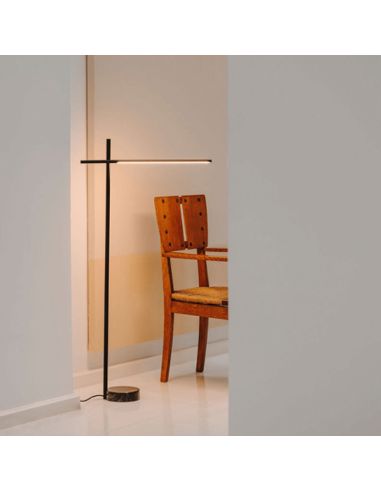 Lámpara de pie LED negra articulable Tubs ambiente