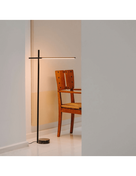 Lámpara de pie LED negra articulable Tubs ambiente