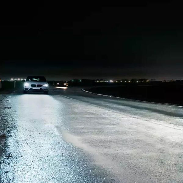 Bombilla LED H1 PRO9100 Ultinon 5.800K 12V / 24V + 350% mas de luz 2 Unds. Philips | LeonLeds