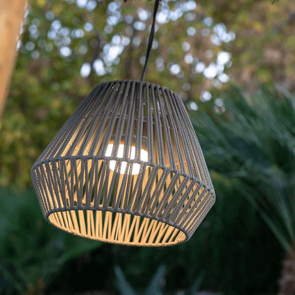 Lámpara colgante de exterior sin cables Conta Hang ambiente