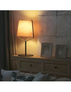 Lampe de table Stood avec abat-jour en bois et base noire 2