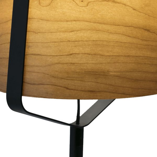Lámpara de mesa Stood con pantalla de madera y pie negro detalle