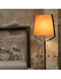 Lámpara pie de salón Stood negra y madera 29847 ambiente