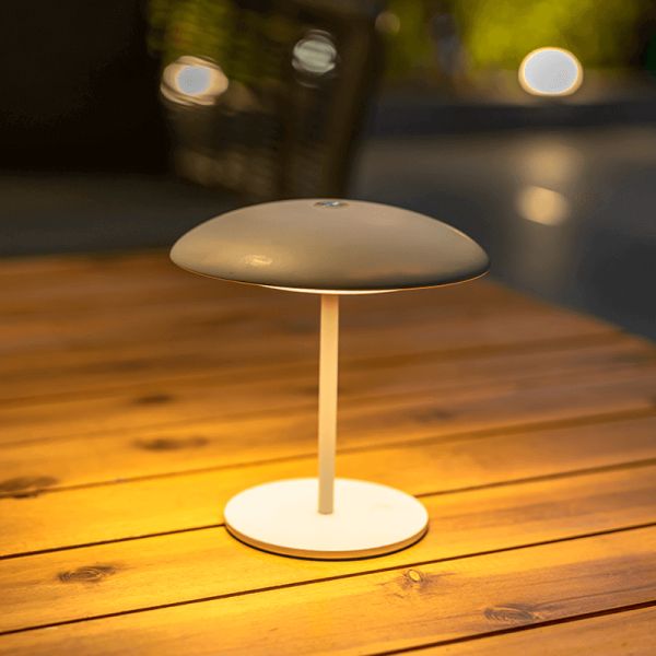 Lámpara de mesa exterior de metal recargable Sardinia blanca
