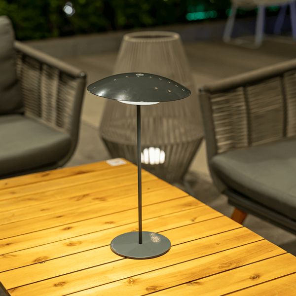 LED exterior sin cables Sardinia 40 negra ambiente