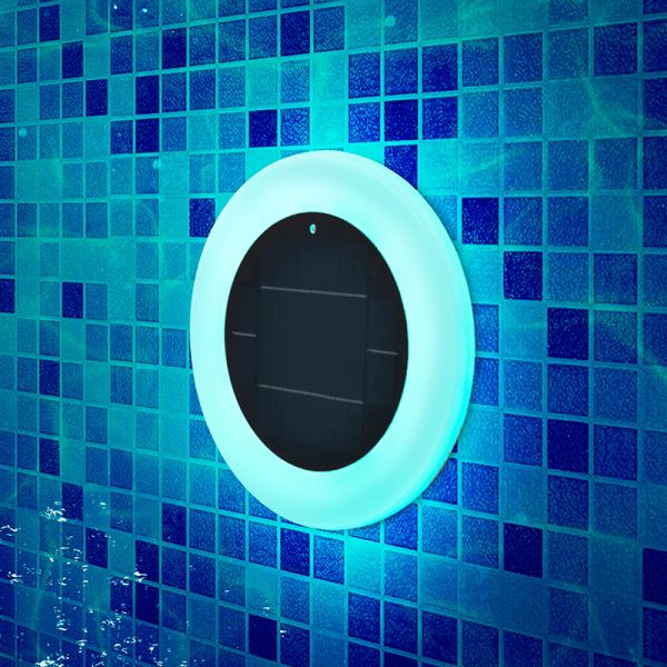 Luz LED RGB para piscina solar sin cables Papaya 30 ambiente
