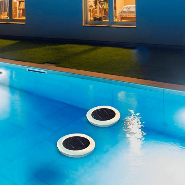 Luz LED RGB para piscina solar sin cables Papaya 30 flotante