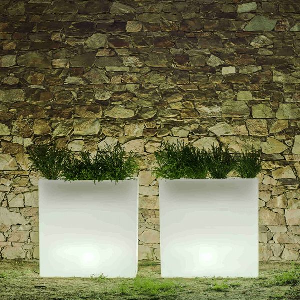 Macetero con luz LED rectangular Junco 80 para exterior ambiente