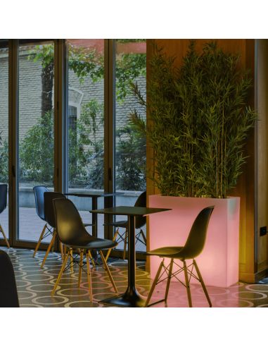 Cache-pot avec luminaire rectangulaire Junco 80 LED pour extérieur RGB