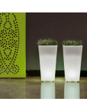 Macetero solar y recargable con luz LED regulable Melisa 30 ambiente