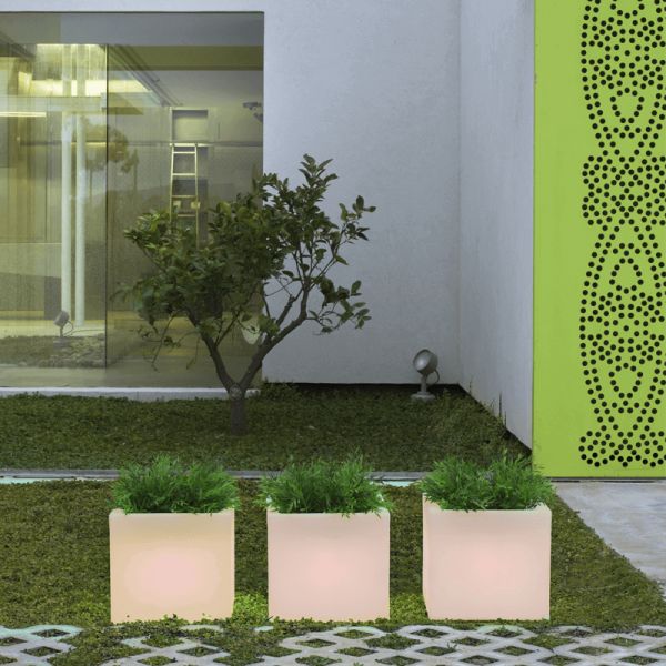 Macetero con luz LED solar para exterior Narciso 40 ambiente RGB