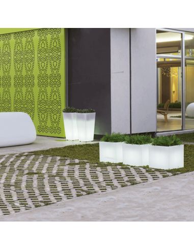 Macetero con luz LED solar para exterior Narciso 40 o 50cm ambiente