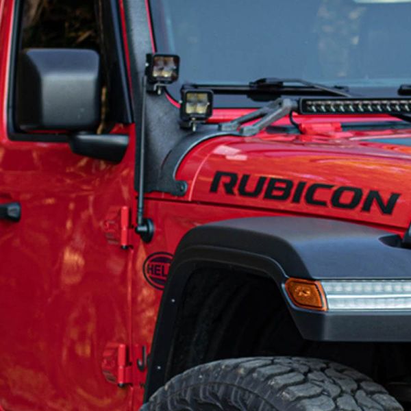 Detalle Faro LED cuadrado Black Magic Cube Kit 3,2" 12V/24V 3000Lm 2 Unds. Deutsch Hella 1FA 358 176-831 Hella | LeonLeds