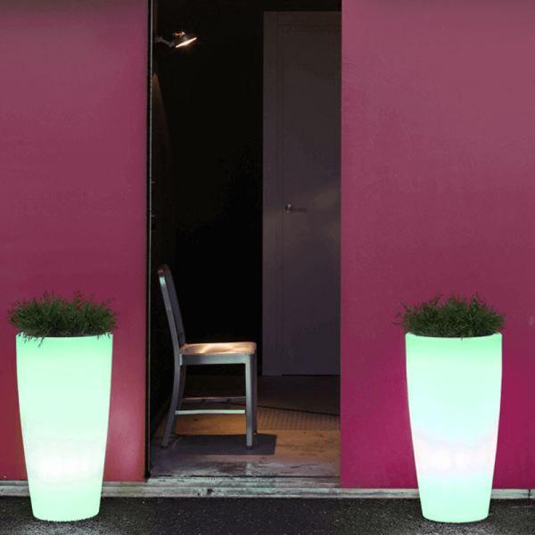 Maceta con luz multicolor recargable Bambú de 70cm ambiente