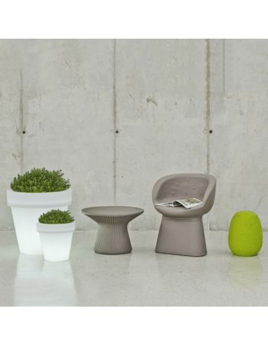 Macetero LED solar y recargable Magnolia 30 con mando a distancia ambiente