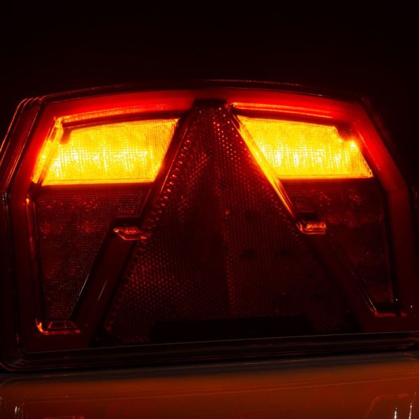 Lanterna traseira de LED com triângulo 12V 3/4 Funções e Posição Efeito Neon 2A R1 S1 Com Cabo FT-371 Fristom Bajonet | leonleds