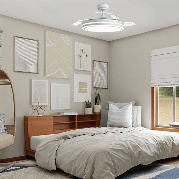 Ventilador LED de techo de 45W aspas plegables Moss blanco 4900 Lm CCT Ambiente