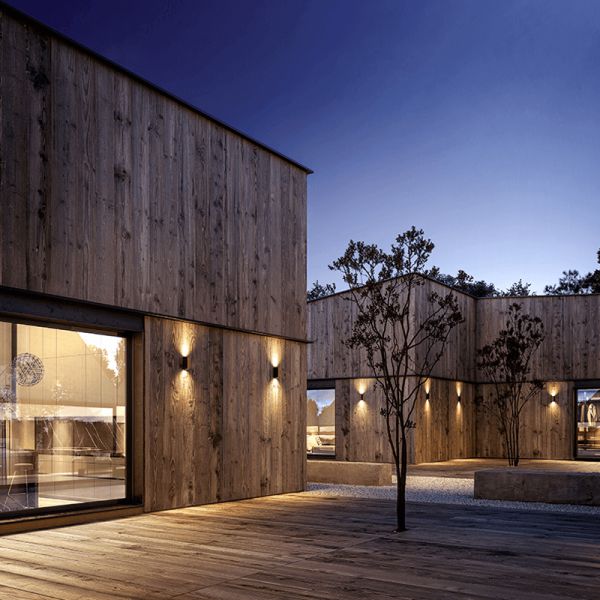 Applique en bois Beret à deux lumières 2xGU10 ambiant