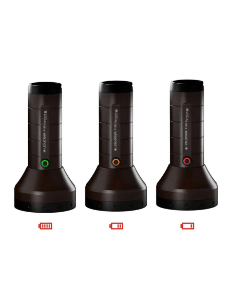 Indicador de luz Lanterna LED muito potente 4500Lm e até 720 metros de alcance P18R Signature LedLenser | leonleds