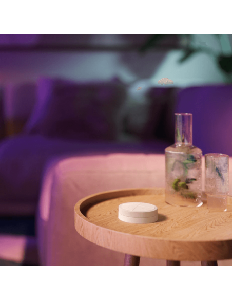 Soporte pared inalámbrico Philips Hue tap switch 4 botones y 1 selector color blanco utilizado sin soporte