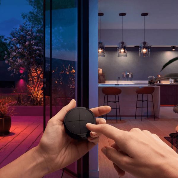 Soporte pared inalámbrico Philips Hue tap switch 4 botones y 1 selector color negro utilización