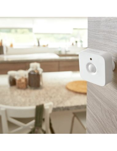 Sensor de movimiento Philips Hue Motion colocado en pared