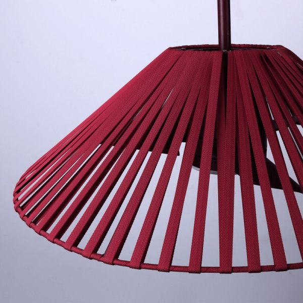 Ventilateur de plafond à DEL Terra avec détail d'écran en nylon bordeaux