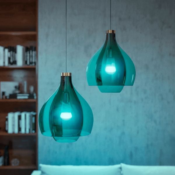 Kit de inicio 2 bombillas inteligentes E27 (1100lm) + regulador de intensidad y color Philips Hue encendidas