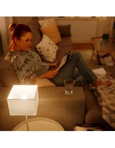 Bombilla inteligente Philips Hue White Ambiance LED 4W 2200K-6500K Vela 470lm E14 encendida luz cálida 2