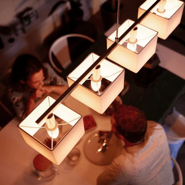 Bombilla inteligente Philips Hue White Ambiance LED 4W 2200K-6500K Vela 470lm E14 foto ambiente luz blanca
