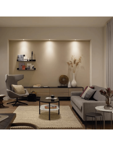 Bombilla inteligente Philips Hue White Ambiance 4.3W 2200K-6500K 350lm GU10 en un salón