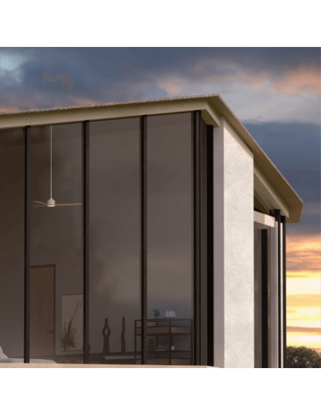 Ventilateur de plafond à DEL blanc Anne avec pales en bois clair DC pour les grands espaces dans un environnement d'entrepôt