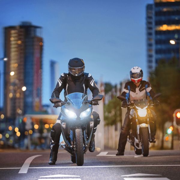 Bombilla LED H4 Ultinon PRO6000 12V +230% mas de luz LUM11342U6000X1 Moto Ambiente Philips | LeonLeds