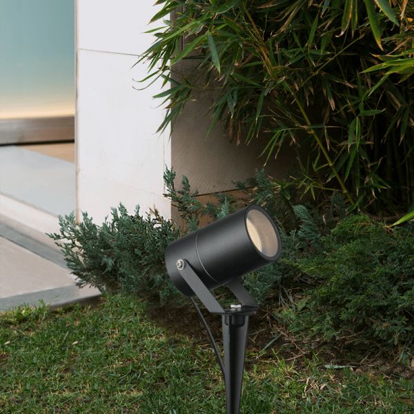 Piqueta exterior GU10 IP65 Quebec negro ambiente