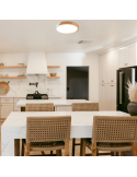 Plafón de techo LED integrado Jano 20W en un comedor | LeonLeds