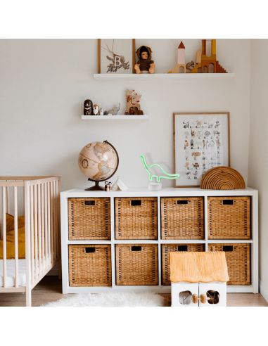 Lámpara de sobremesa LED forma dinosaurio en una habitación| LeonLeds