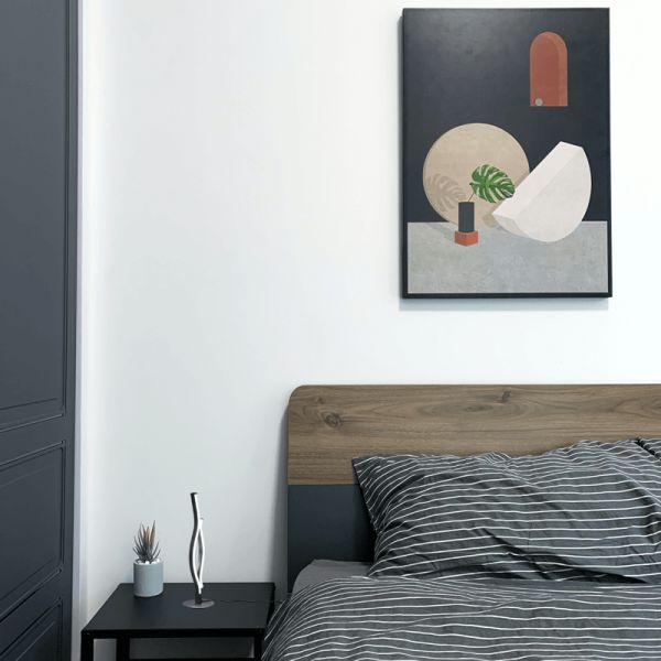 Lampe de table moderne Blaze 35W en aluminium dans une pièce | leonleds