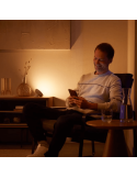 Lámpara de sobremesa LED inteligente Bloom blanco luz cálida encendida | LeonLeds