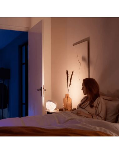 Lámpara de sobremesa LED inteligente Iris blanco luz cálida encendida | LeonLeds