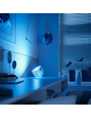 Lámpara de sobremesa LED inteligente Iris plata foto ambiente luz colores| LeonLeds
