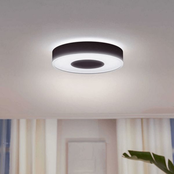 Lâmpada de teto LED Infuse Grande luz branca preta acesa