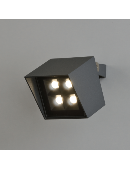 Baliza con Pincho para césped Apus antracita cuadrado 3000K 6W 550Lm IP65 detalle