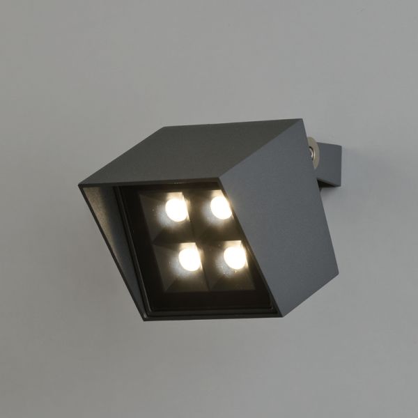 Baliza con Pincho para césped Apus antracita cuadrado 3000K 6W 550Lm IP65 detalle