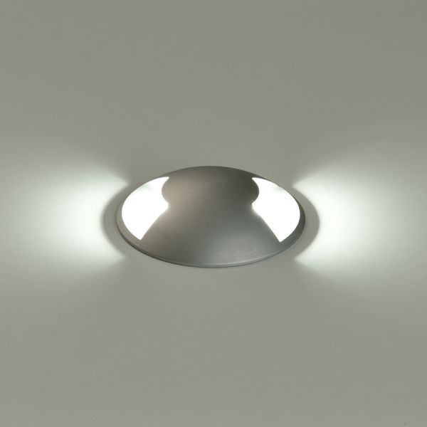 Piso de alumínio embutido em LED externo Indus com 2 luzes GU10 8W IP67 mostrando detalhes