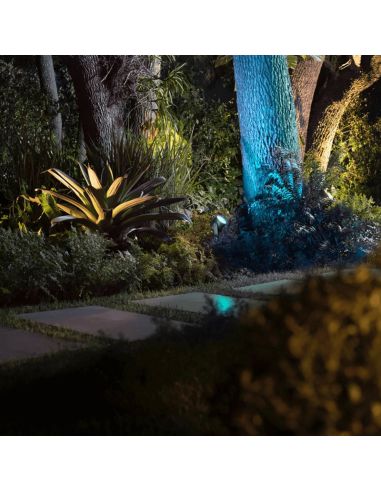 Foco LED para exteriores Lily XL 15W campana desmontable en un jardín