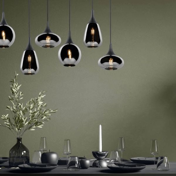 Luminária de teto pendente preta vidro fumê 6 luzes 40W foto ambiente