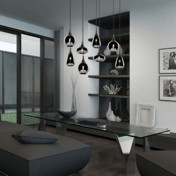 Lámpara de techo colgante negra vidrio ahumado 8 luces 40W en un salón comedor