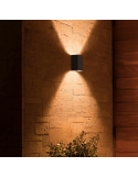 Aplique pared LED exterior Resonate negro 8W Philips Hue en el exterior